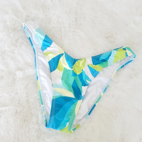 🐠JESSICA SIMPSON 3- PIECE SWIMSUIT SET SIZE M